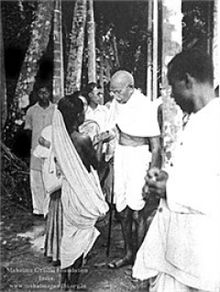 Gandhi_in_Noakhali